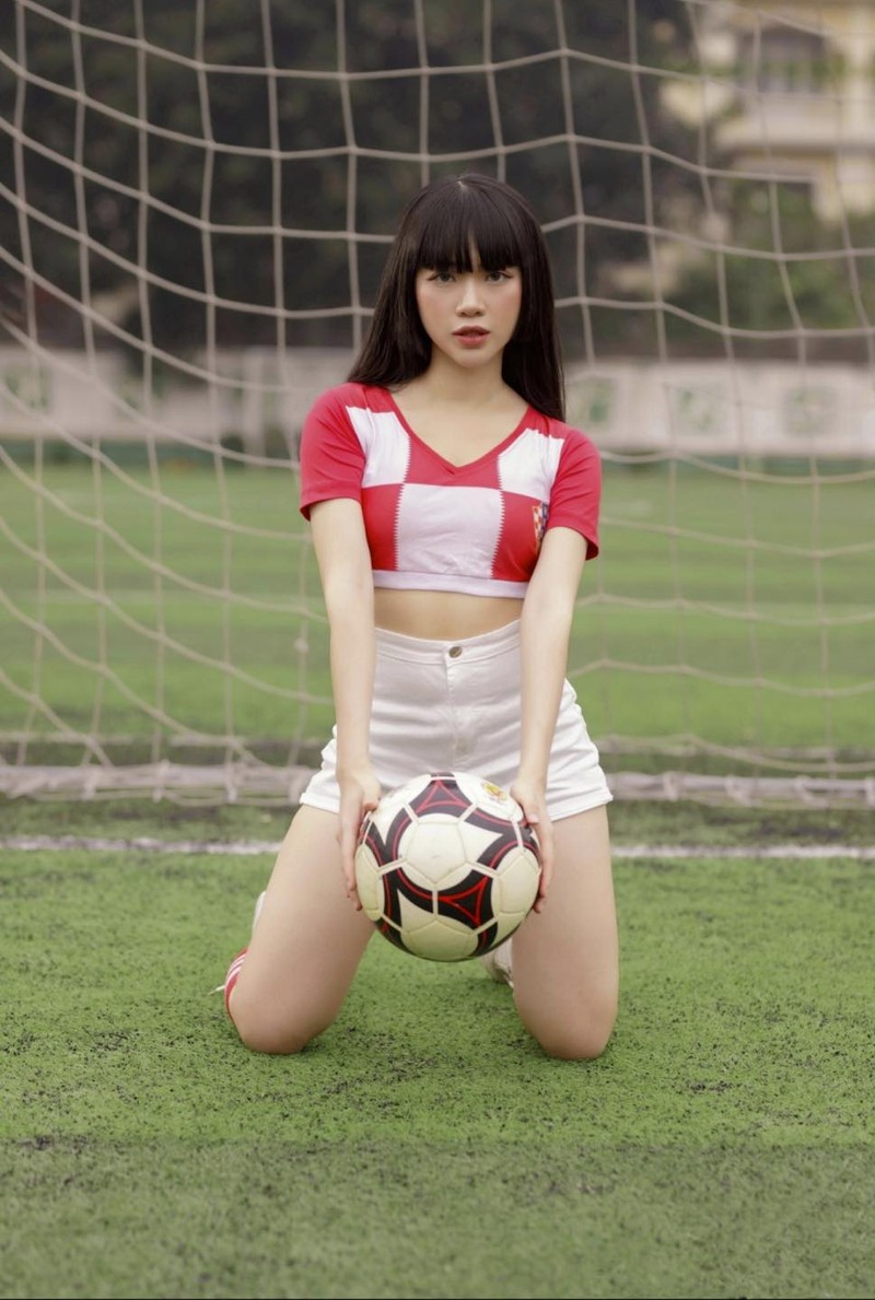 Sau World Cup, dan hot girl Viet noi tieng voi muon ly do-Hinh-10