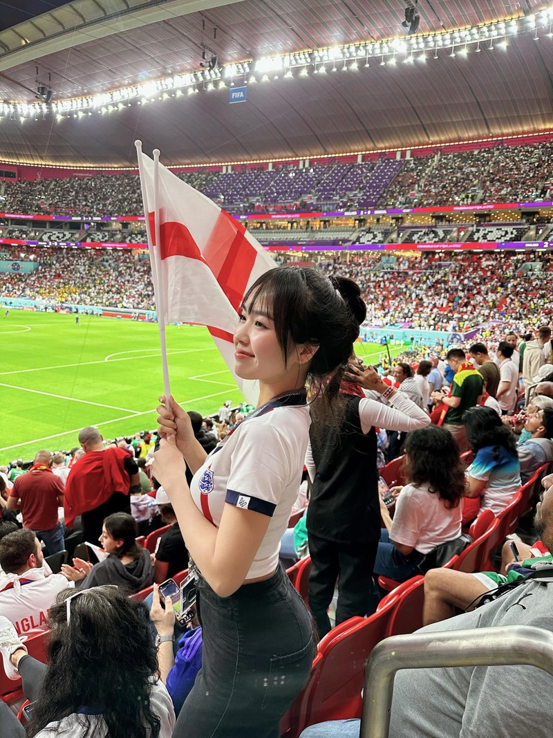Sau World Cup, dan hot girl Viet noi tieng voi muon ly do-Hinh-3