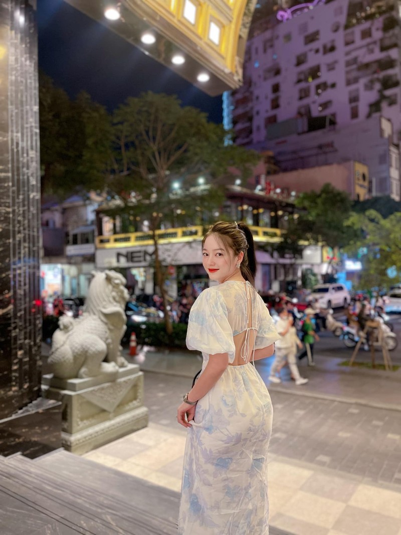 Hot girl Sai thanh khoe body trong ta ao dai it ai bi kip-Hinh-5