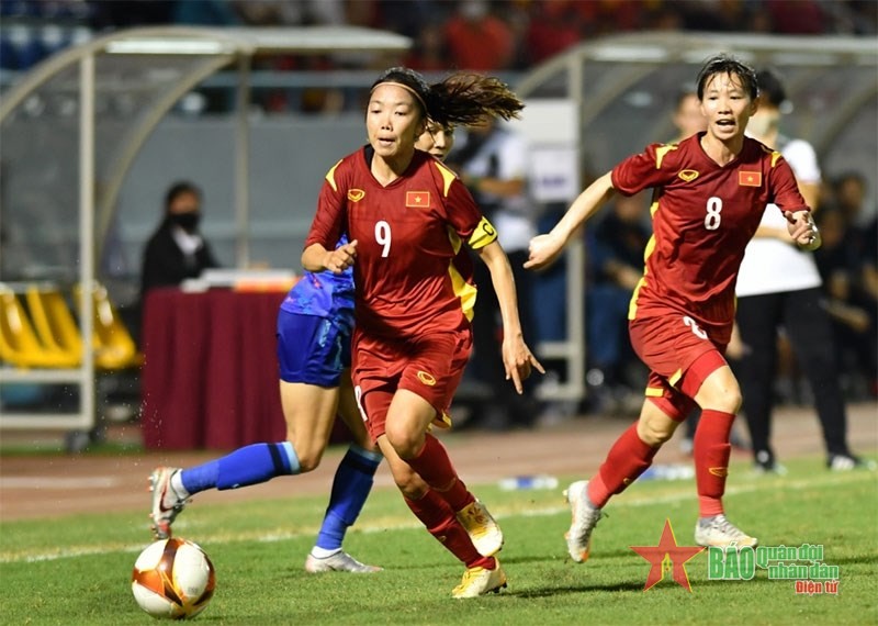 Huynh Nhu ve nuoc tham du Gala trao giai QBV Viet Nam 2022