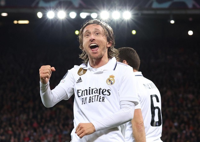 Ta xung huu dot o tuoi 37, Luka Modric duoc fan Liverpool vo tay