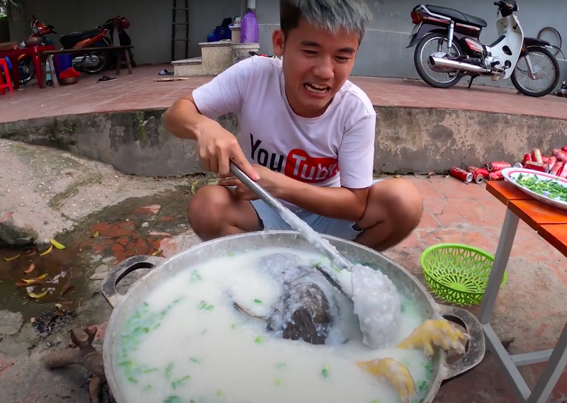 Ca muoi u chua va loat mon kinh di duoc Youtuber Viet 