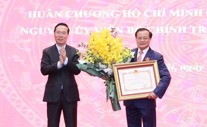 Chu tich nuoc trao tang ong Pham Quang Nghi Huan chuong Ho Chi Minh