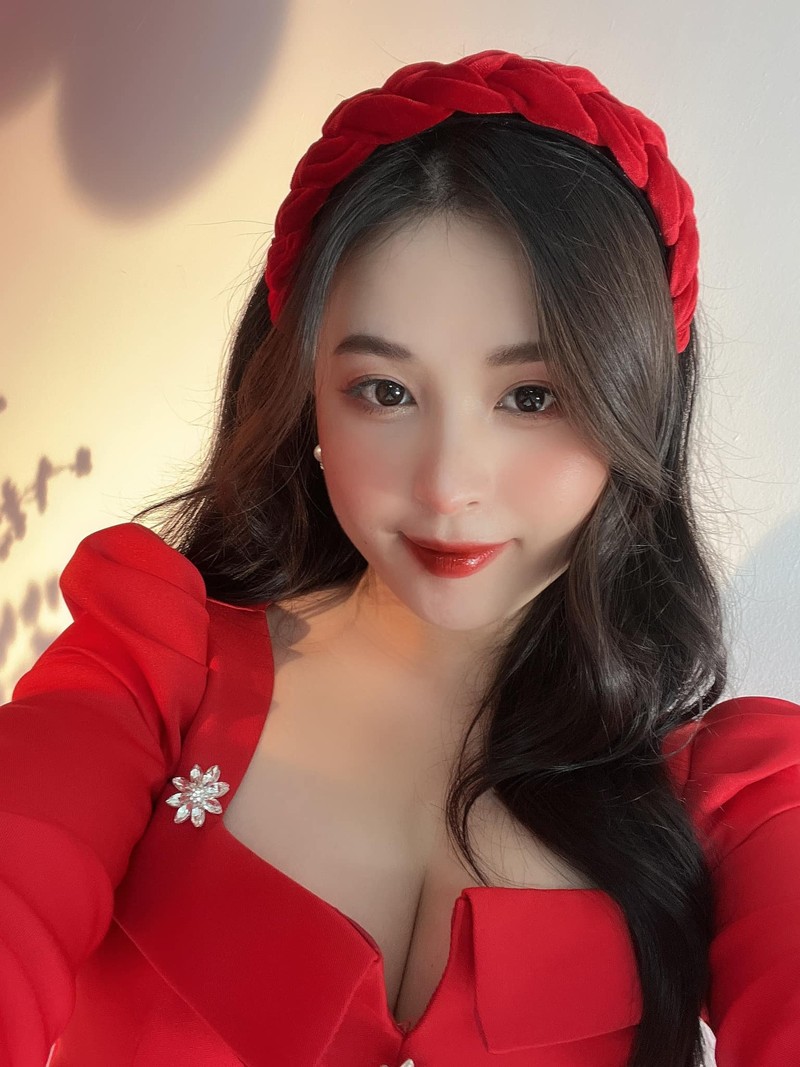 Nu streamer tung bi ga chat 18+ giu net quyen ru khi lam me-Hinh-6