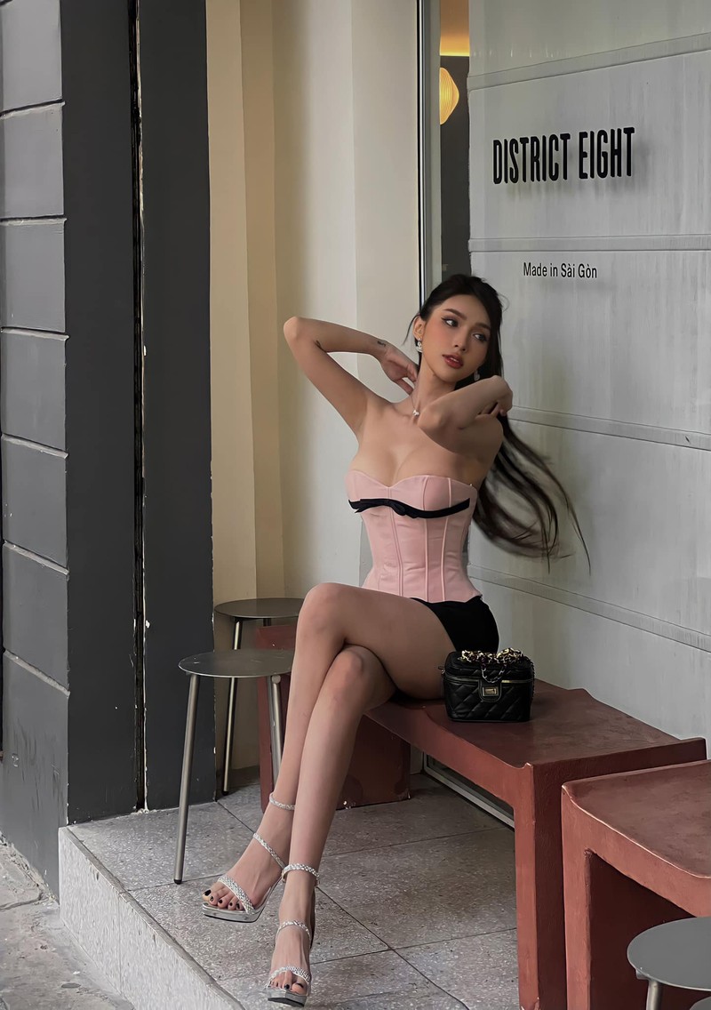 Danh tinh hot girl chuyen gioi gay sot vi qua giong Lisa BlackPink-Hinh-10