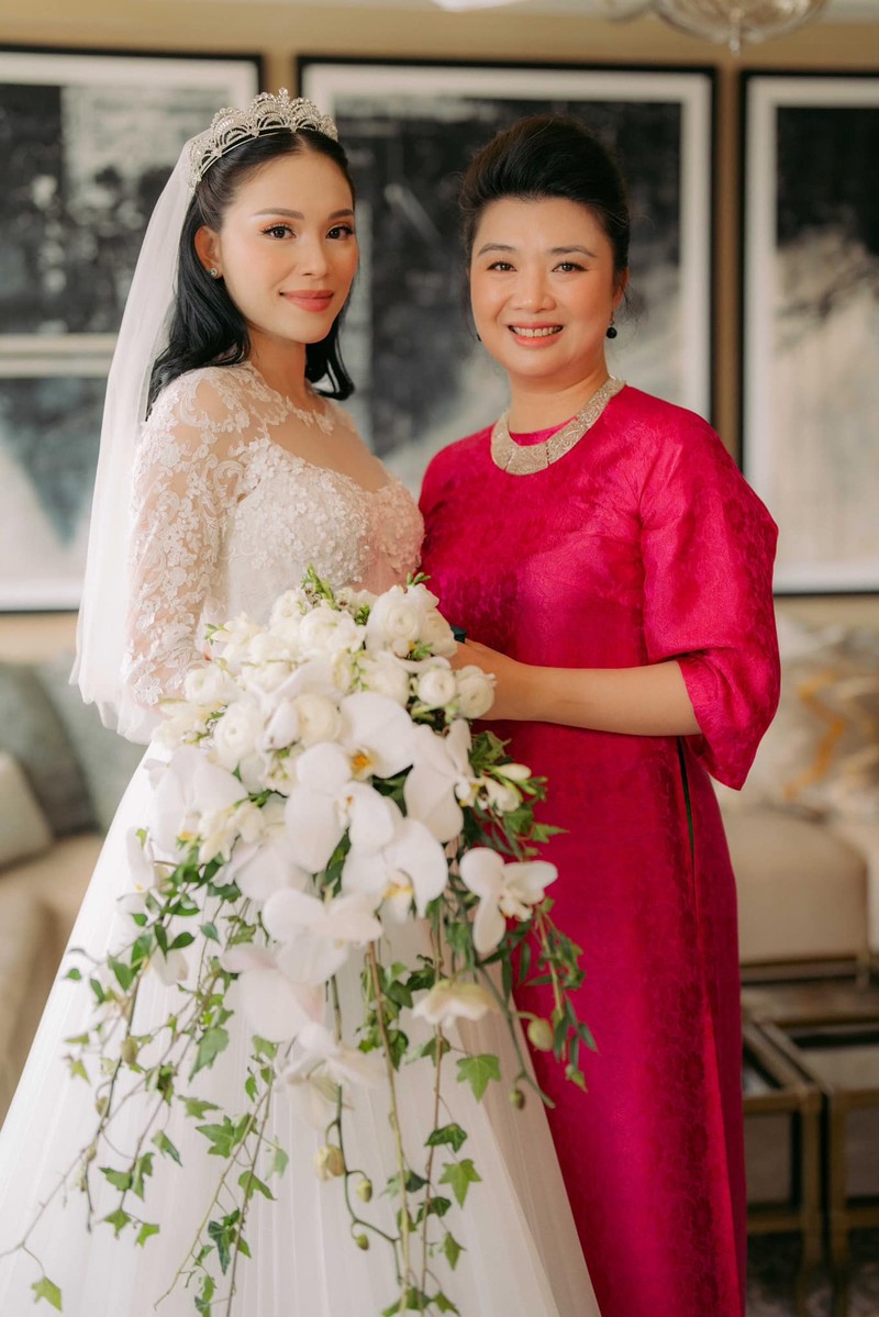 Linh Rin tung anh cuoi o Philippines, chuan bi tiec cuoi thu 2