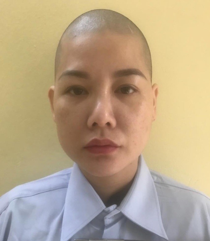 Bat tam giam YouTuber tung tranh cai “nay lua” voi ba Nguyen Phuong Hang