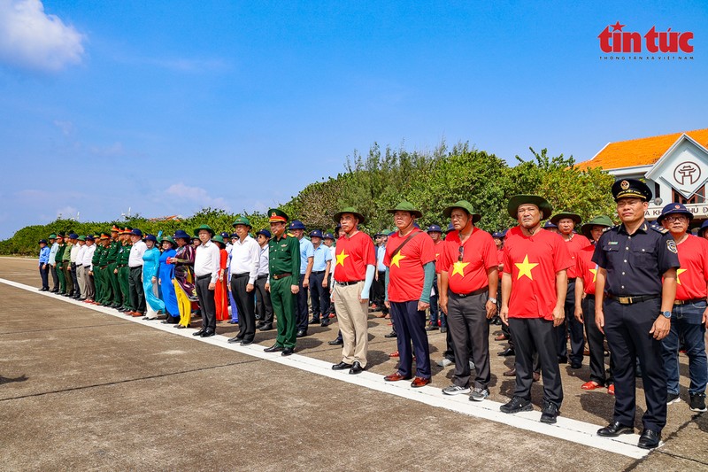 Thieng lieng le chao co To quoc tai Truong Sa-Hinh-13