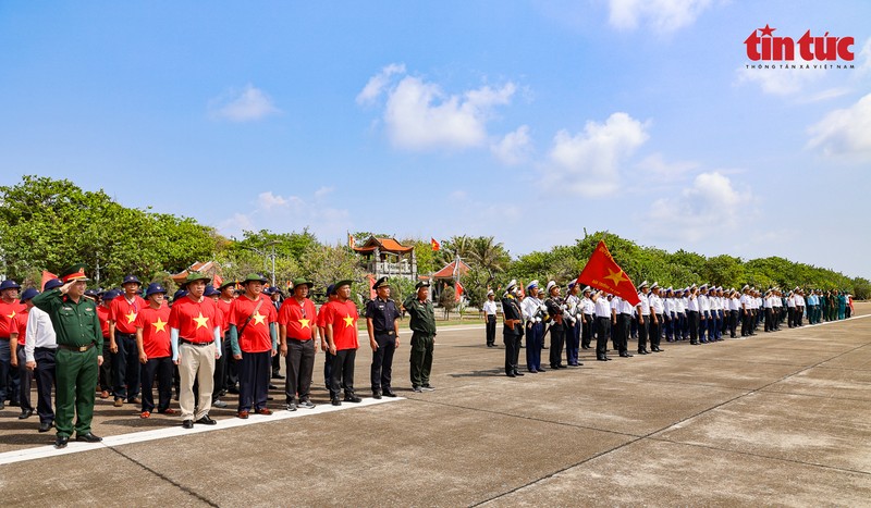 Thieng lieng le chao co To quoc tai Truong Sa-Hinh-7