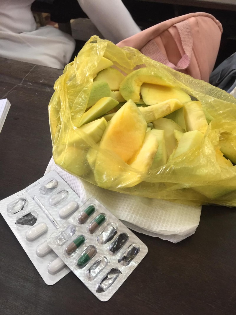 Xoai no ro san truong, sinh vien thi nhau khoe chien loi pham-Hinh-7