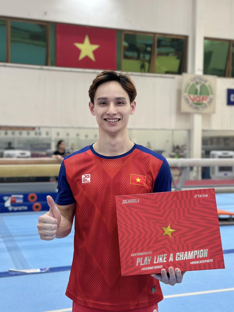 Nhan sac cuc pham “nam than” the duc dung cu tai SEA Games 32-Hinh-6