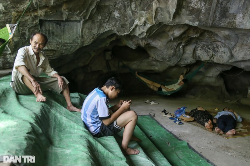 Ha Noi mat dien, khoc cuoi voi canh nguoi dan tron nong-Hinh-4