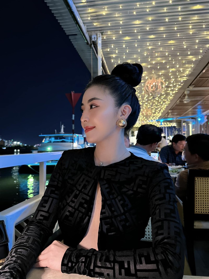 “Hot girl banh trang tron” lo sac voc khong nhan ra sau 10 nam-Hinh-11