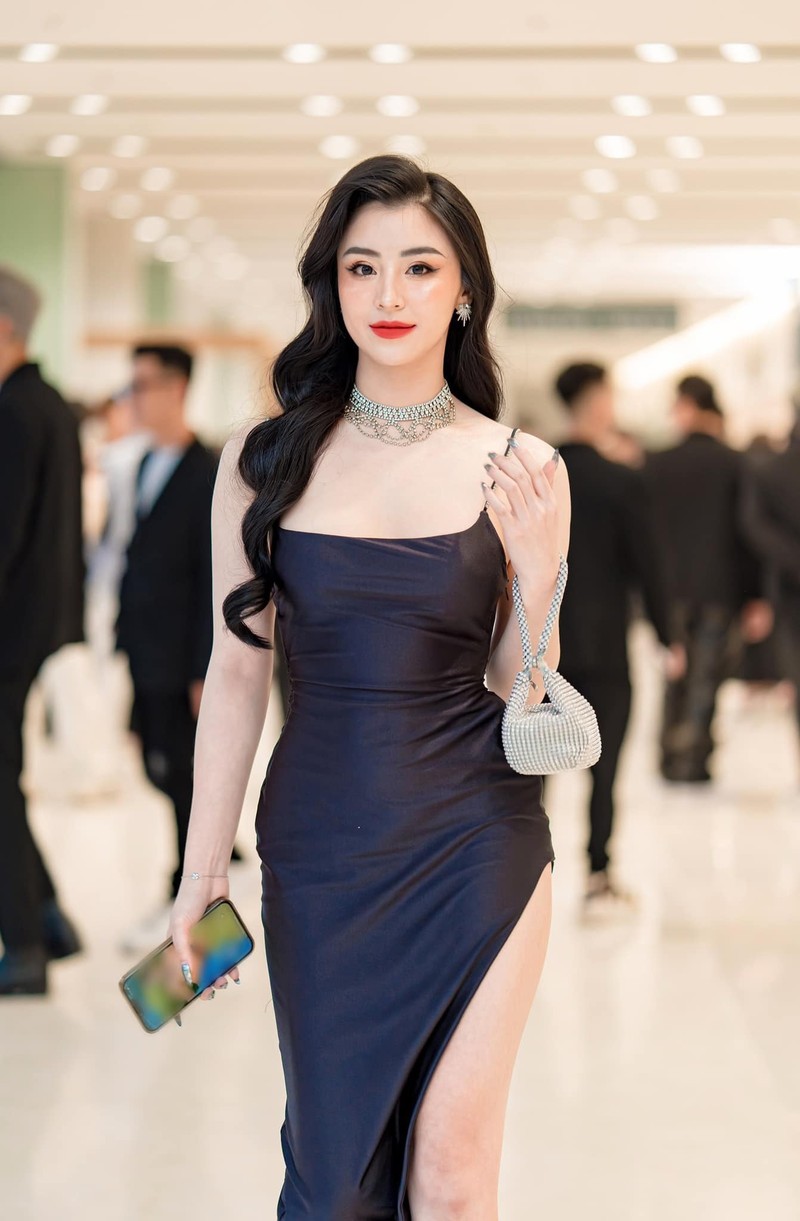 “Hot girl banh trang tron” lo sac voc khong nhan ra sau 10 nam-Hinh-12