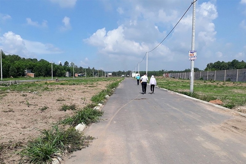 Rao ban khap noi, dat nen dau co het thoi