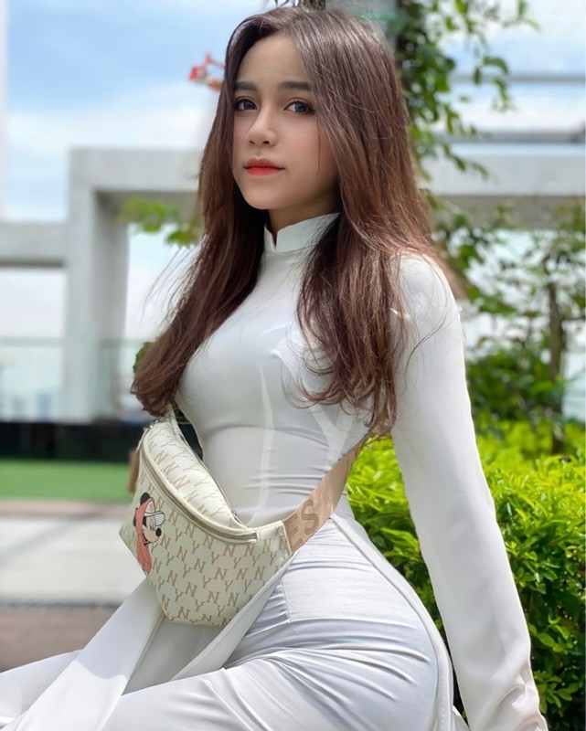 “Bup be ao dai” Ha thanh khoe anh thay doi sac voc