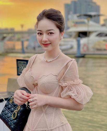 “Hot girl ao dai Sai thanh” noi bat khi di ban cung la ai?-Hinh-10