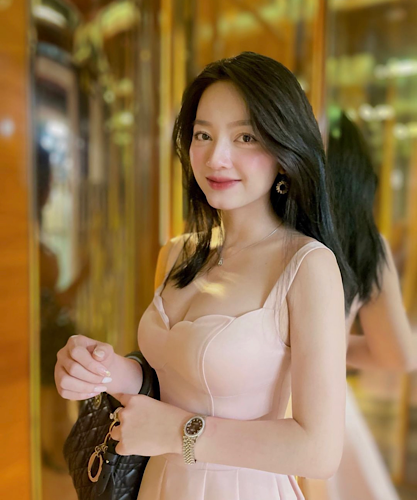 “Hot girl ao dai Sai thanh” noi bat khi di ban cung la ai?-Hinh-11