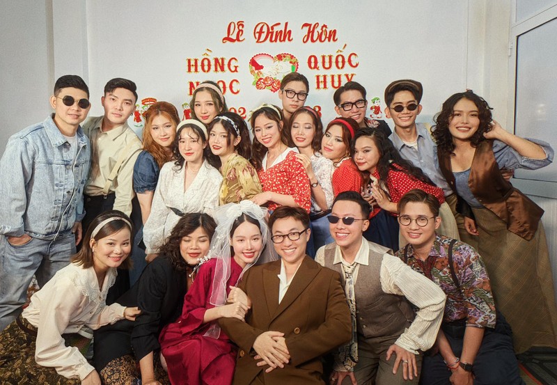 Doc la dam cuoi kieu “ong ba anh”, khach moi phai mac do cu-Hinh-7