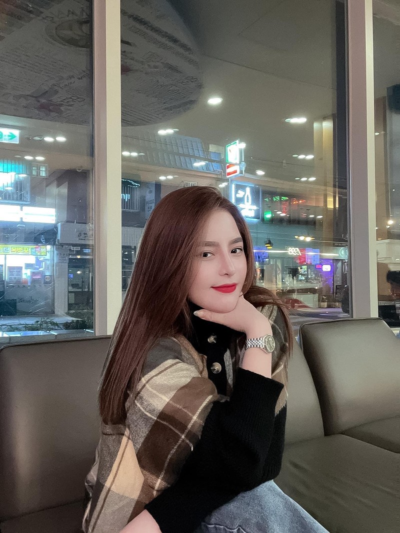 Hot girl Mai Ly chia se gi “ap luc” khi lam nguoi noi tieng?-Hinh-4