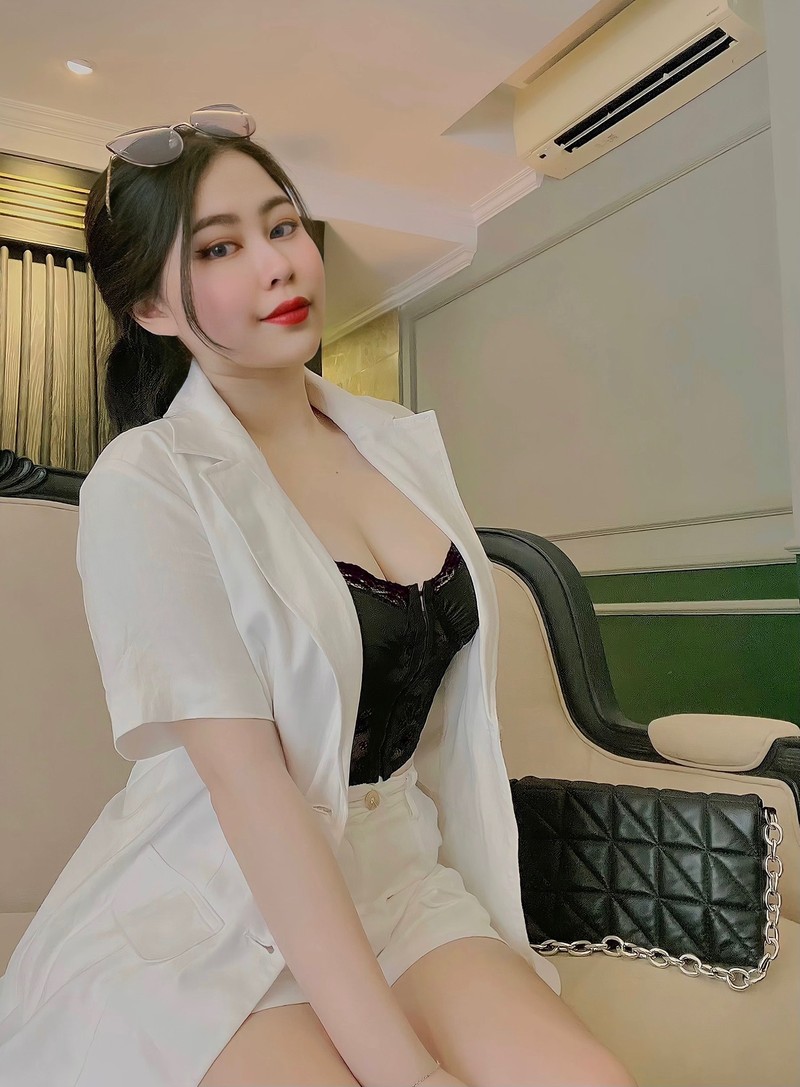 Hot girl Da Nang khoe ve “banh troi nuoc”, vong nao ra vong nay-Hinh-11