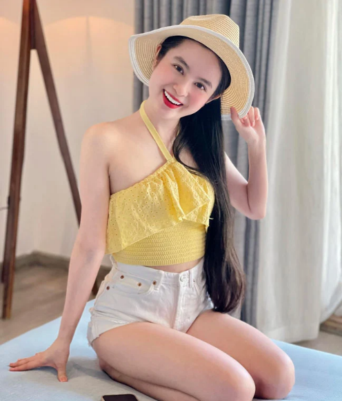 Hai hot girl ten la tung noi tieng tren MXH gio ra sao?-Hinh-7