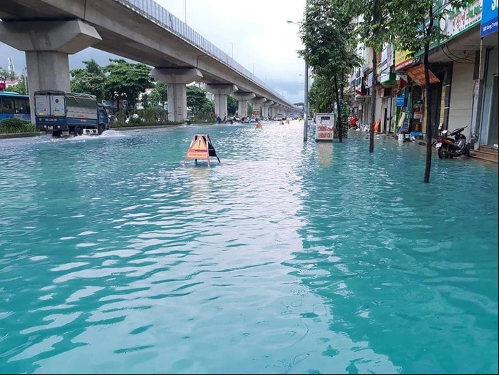 Ha Noi ngap nhu song, cu dan mang dua nhau che anh-Hinh-11