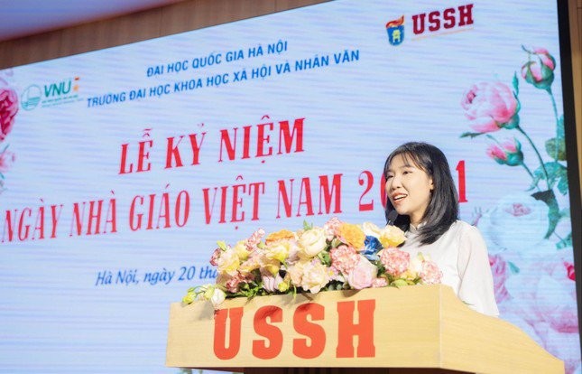 View - 	Thủ khoa kép Văn học đưa tôi đến hiện đại từ truyền thống