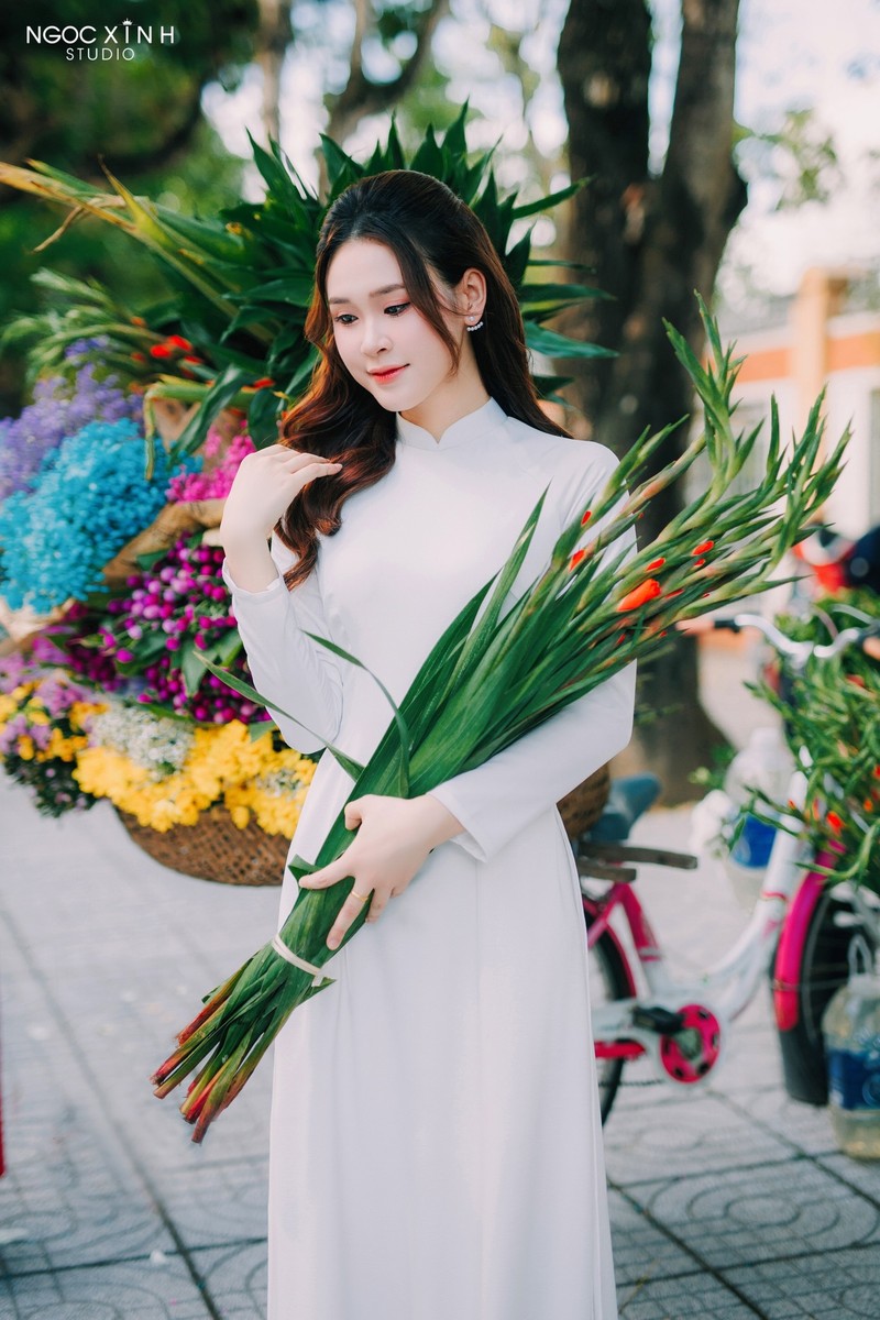 Nu MC dai Nghe An dien ao dai trang mung ngay Quoc khanh 2/9-Hinh-11