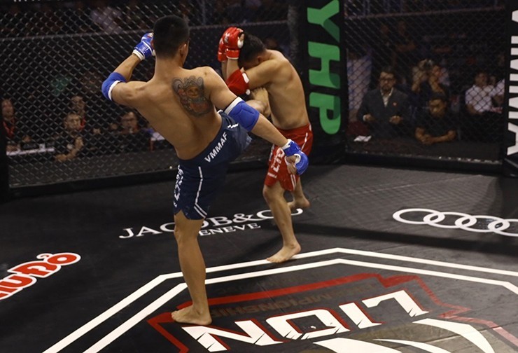 Vo si Pham Cong Minh lap ky luc giai MMA so 1 Viet Nam