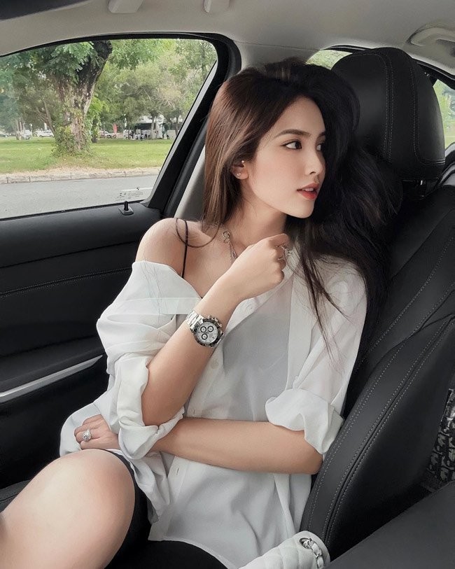 Noi tieng voi ao dai, 2 gai xinh cang cuon hut khi goi cam-Hinh-12