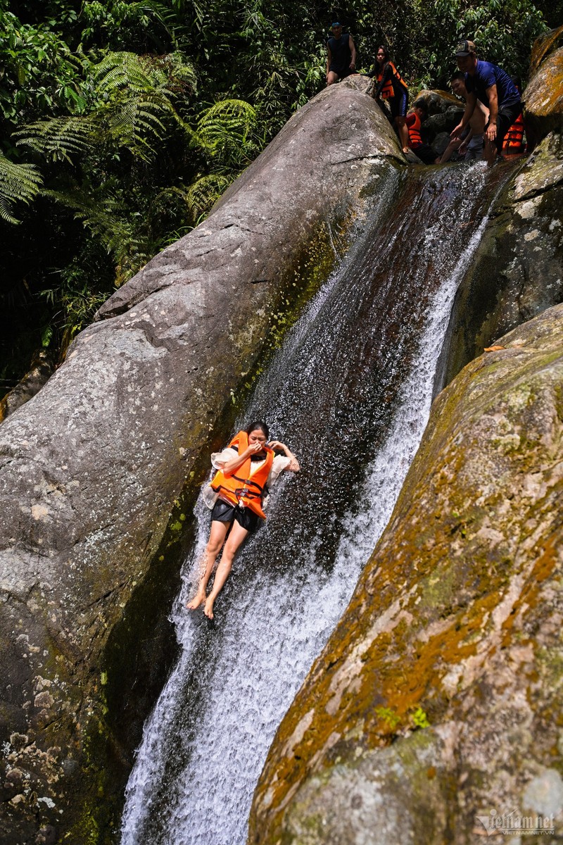 Hanh trinh leo deo, vuot suoi trekking Cua Tu-Hinh-10