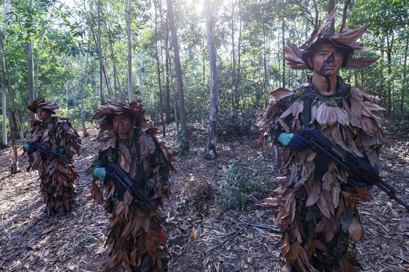 Canh sat co dong phong chong khung bo huan luyen trong gia ret-Hinh-7