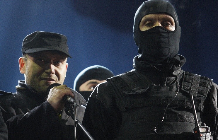 Right Sector bac Thoa thuan Minsk, quyet chien dau o Donbass