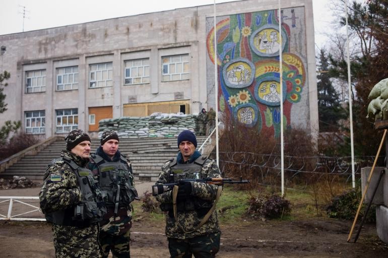 Khung hoang Ukraine: Chien su bung phat gan Mariupol