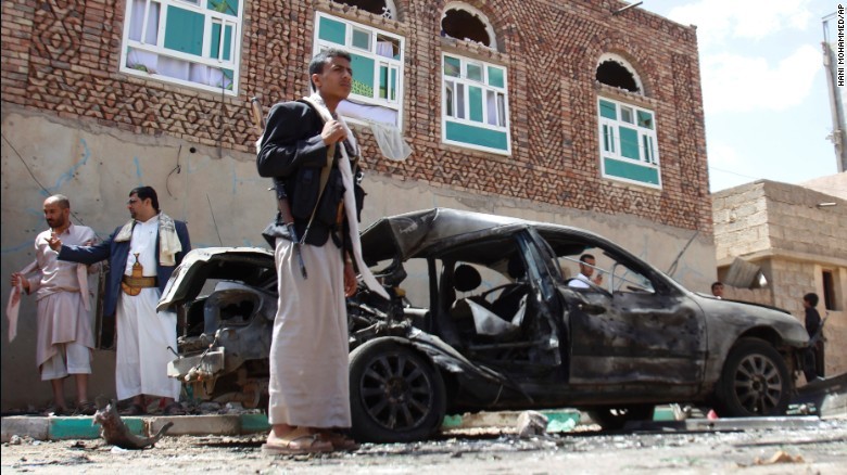 IS tien hanh danh bom xe lien tiep o Yemen