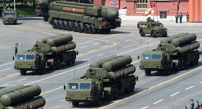 Ten lua S-400 Nga vo hieu hoa suc manh Khong quan NATO?