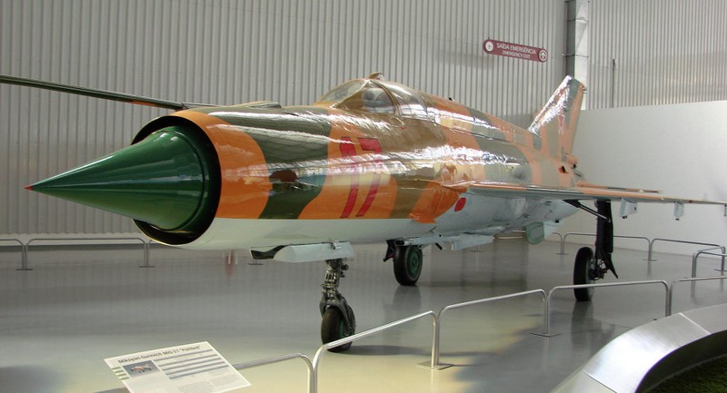 Ukraine lay bo phan tiem kich MiG-21 tu Nga lam gi?
