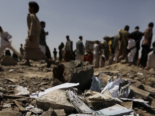 Lien quan khong kich dam cuoi o Yemen, 135 nguoi chet