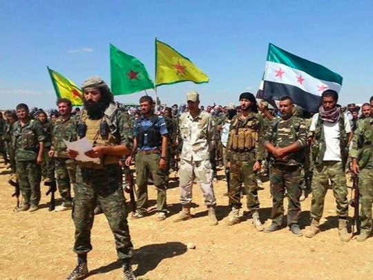 Luc luong SDF cach thu phu phien quan IS Raqqa 30 km