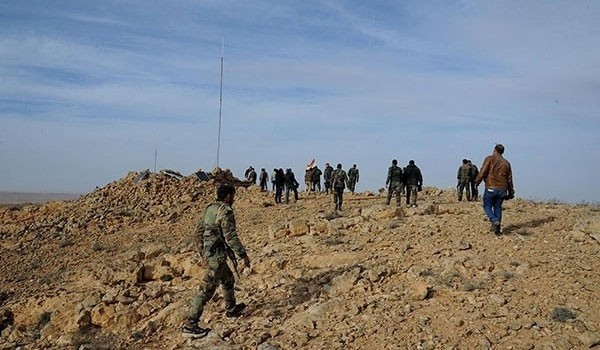 Quan doi Syria tien danh IS cach can cu al-Tabaqa 25 km