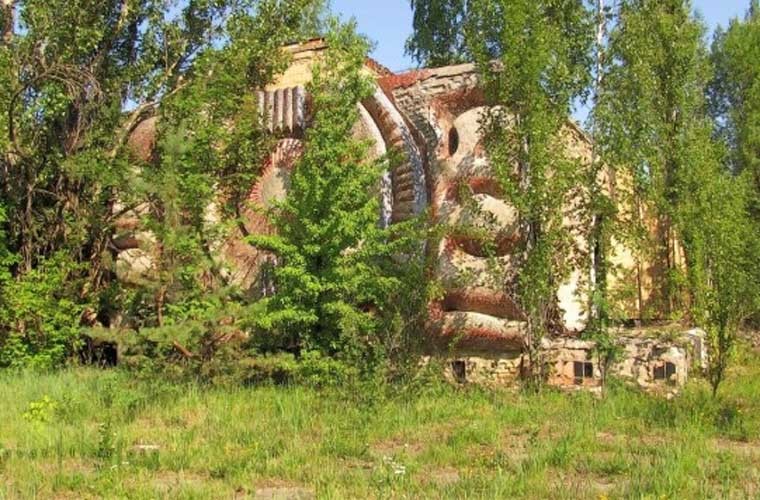 Anh: Thi tran Pripyat 30 nam sau tham hoa hat nhan Chernobyl-Hinh-9