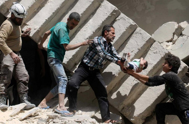 Thanh pho Aleppo tan hoang sau cac tran mua bom-Hinh-10