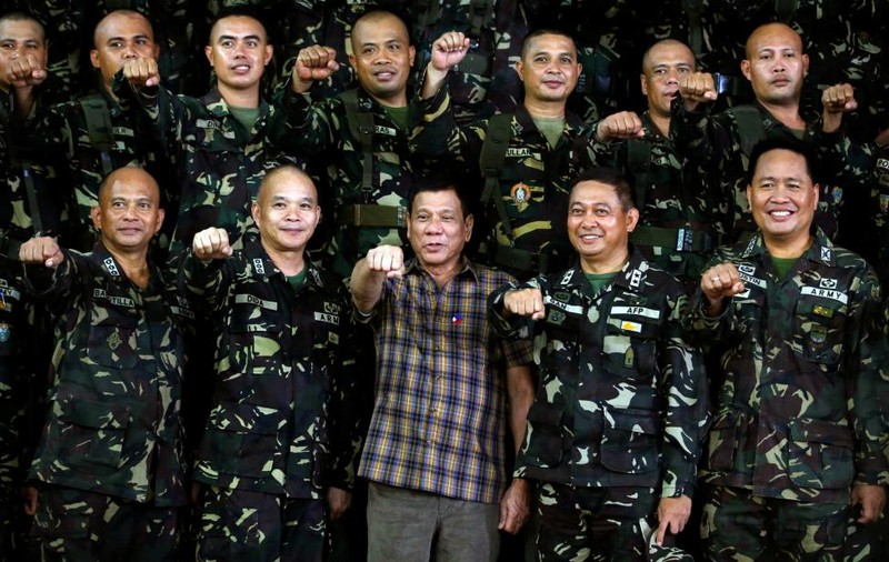 Chum anh con duong thang tien cua Tong thong Philippines Duterte-Hinh-8