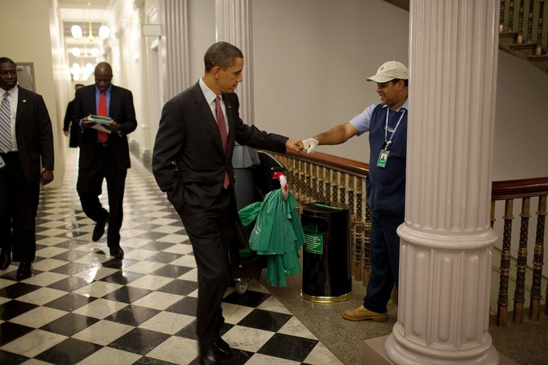 Tong thong Obama trong 8 nam tai nhiem qua anh-Hinh-2