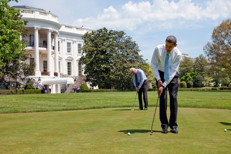 Anh than thiet giua Tong  thong Obama va Pho TT Biden-Hinh-10