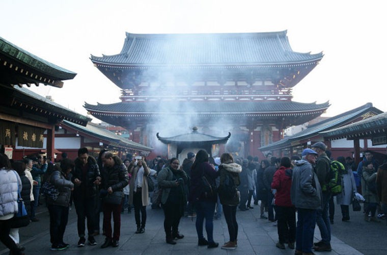 Dau nam ghe tham ngoi den Sensoji co kinh Tokyo qua anh-Hinh-7