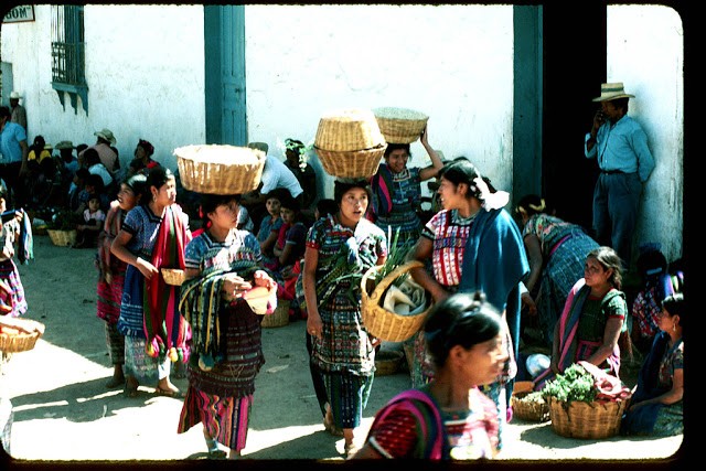 Tro lai voi dat nuoc Guatemala hoi thap nien 1970-Hinh-4