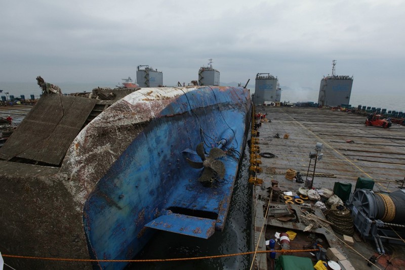 Can canh pha Sewol sau 3 nam chim sau o day bien-Hinh-2