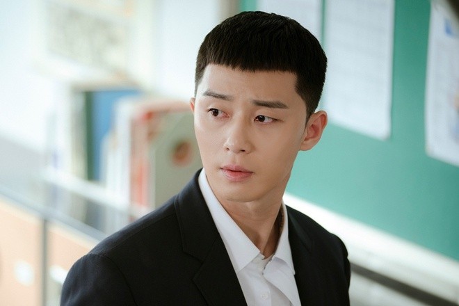 Bat trend toc ngo tau cua Park Seo Joon trong “Itaewon Class”